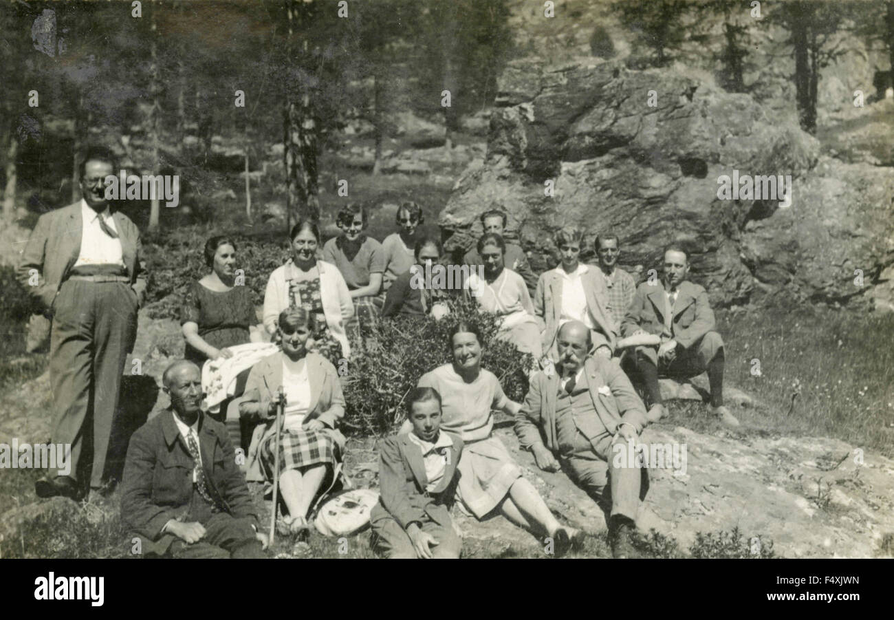 Groupe de grande famille qui pose pour une photographie pendant les vacances, Italie Banque D'Images