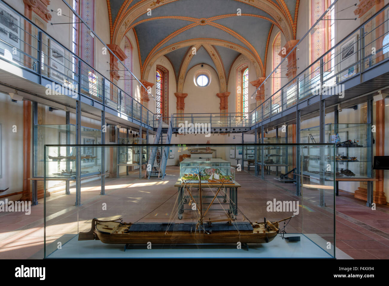 La navigation et la construction navale musée dans la nef de l'ancienne église de Wolfgang, Wörth am Main, Mainviereck, Basse-franconie Banque D'Images