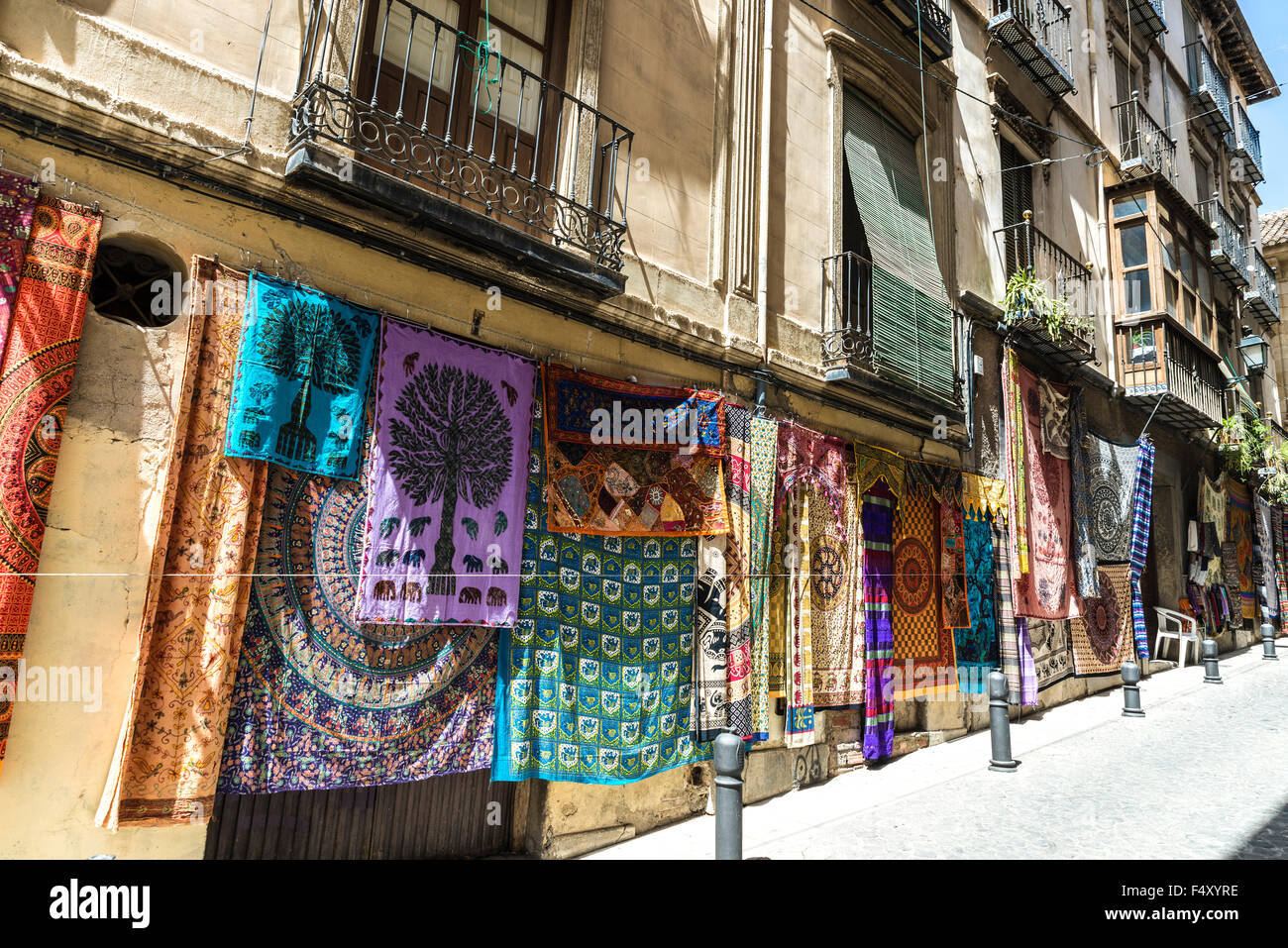 Boutique de tapis dans la vieille ville de Grenade, Espagne Photo Stock -  Alamy