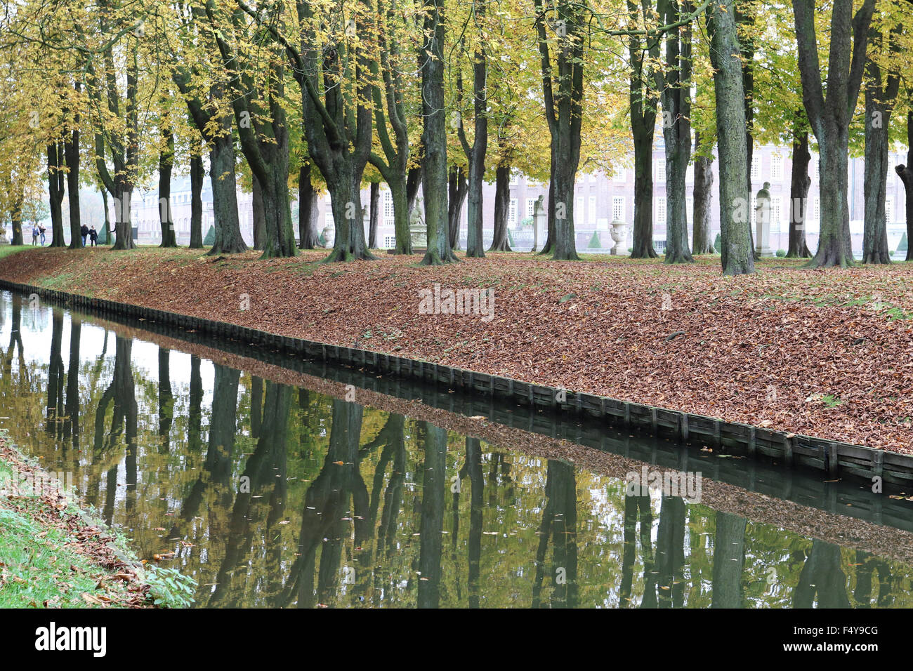 Nordkirchen, Allemagne. 24 octobre 2015. L'automne à la "Versailles de Westphalie', le superbe palais baroque Donderberg Banque D'Images