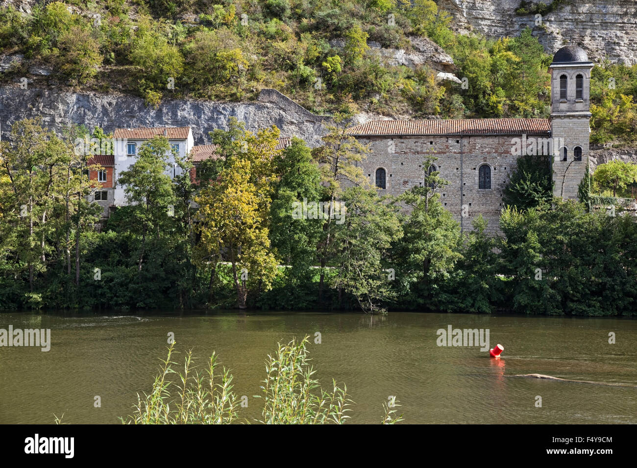 L'église par la rivière Lot à Cahors Banque D'Images
