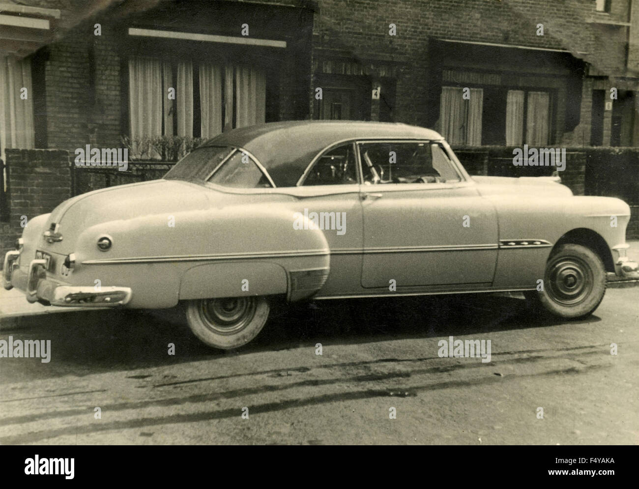 Un Américain coupè voiture de la 50s Banque D'Images