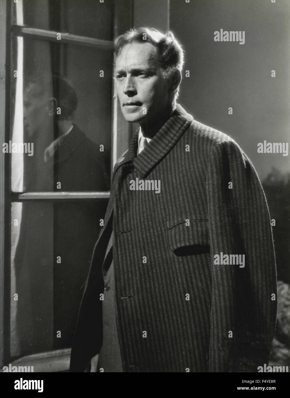 L'acteur américain Franchot Tone dans une scène du film 'l'homme sur la Tour Eiffel', 1949 Banque D'Images