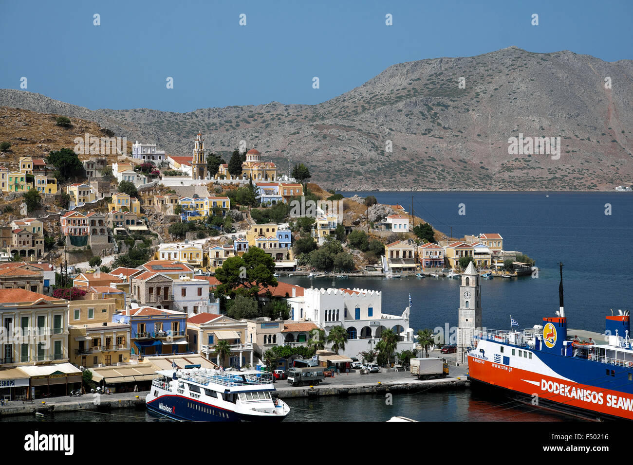 Le port de Sými, île de Sými, Rhodes, Dodécanèse, Grèce Banque D'Images