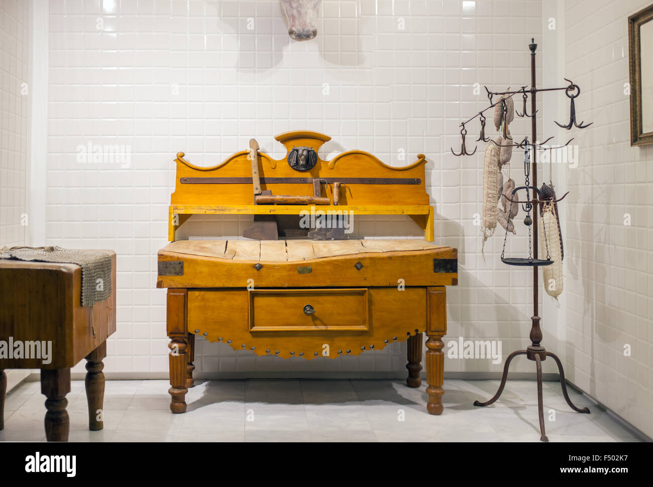 MILAN, ITALIE, 13 septembre - Vieux : forniture pour fin de XIX siècle boucherie Steno courtsey Tonelli, exposés dans la Triennale pav Banque D'Images