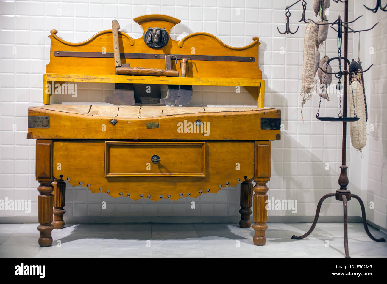 MILAN, ITALIE, 13 septembre - Vieux : forniture pour fin de XIX siècle boucherie Steno courtsey Tonelli, exposés dans la Triennale pav Banque D'Images