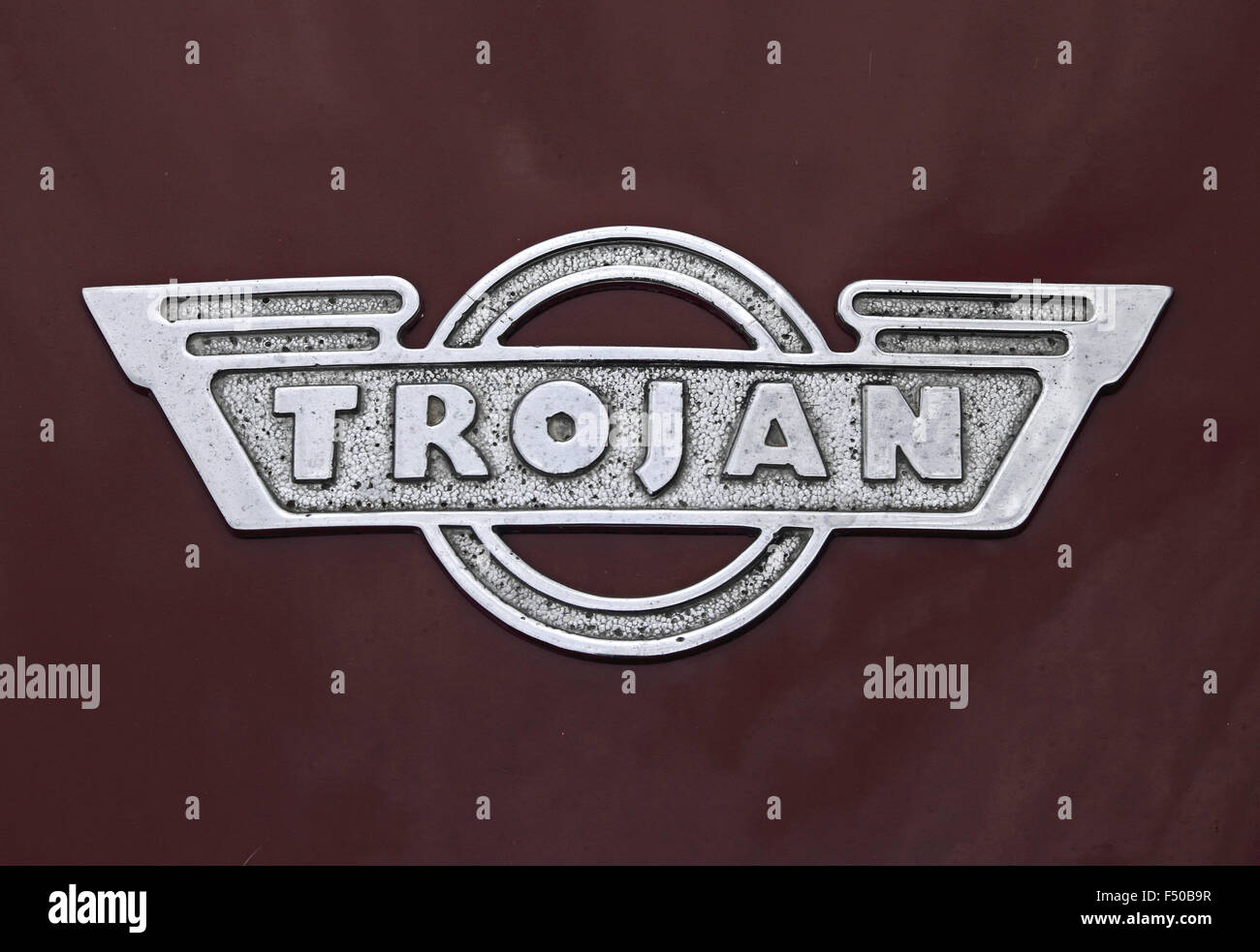Badge sur 1950 Trojan 3 wheeler voiture bulle Banque D'Images