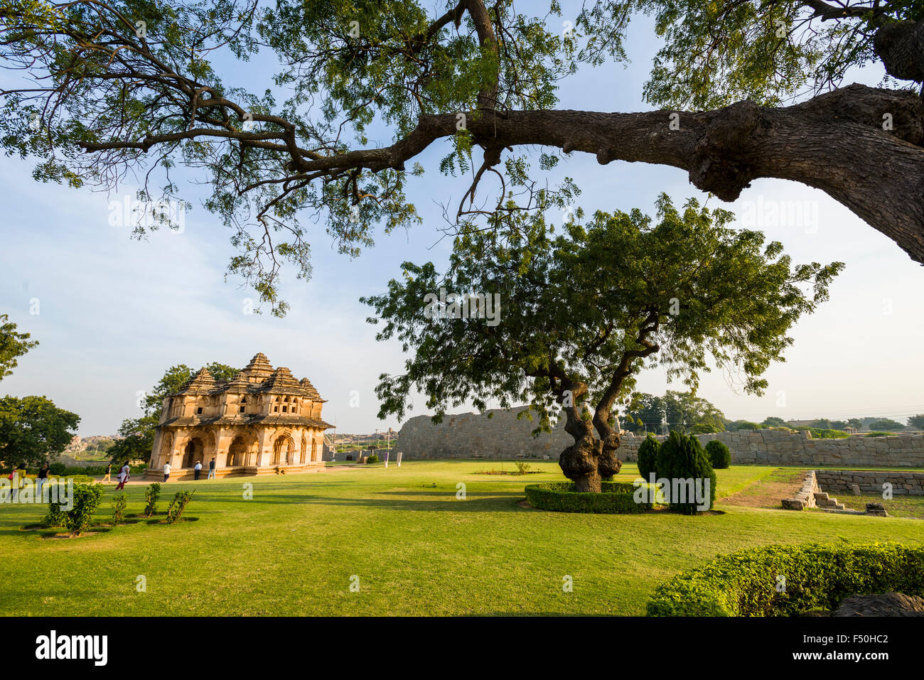 Le lotus mahal, une partie des ruines de l'ancien empire vijayanagara, qui a été créé en 1336 par harihara i et son brot Banque D'Images