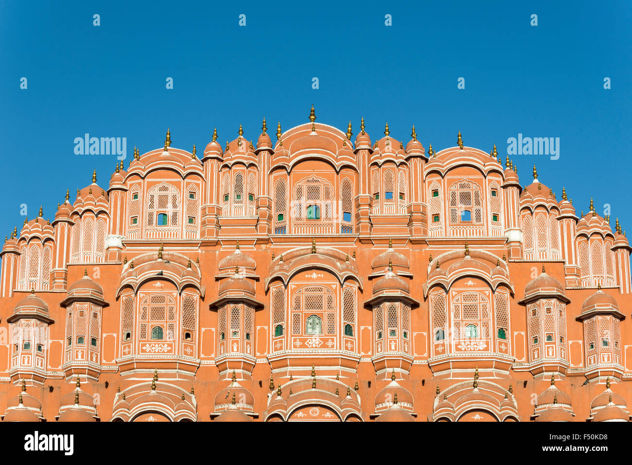 Détail de l'Hawa Mahal, le palais des vents, l'une des principales attractions touristiques de la vieille ville rose Banque D'Images Détail de l'Hawa Mahal, le palais des vents, l'une des principales attractions touristiques de la vieille ville rose Banque D'Images