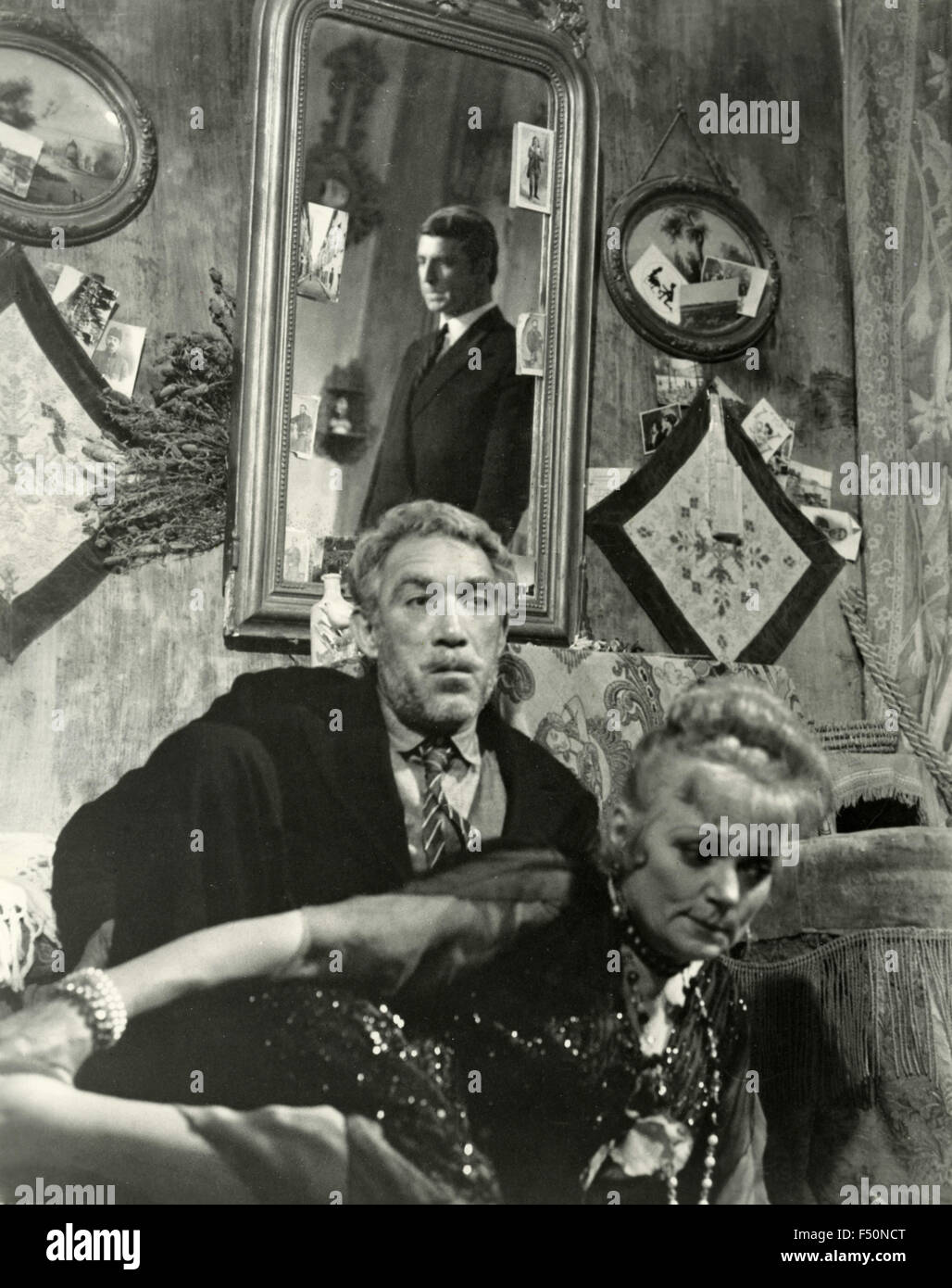 L'acteur mexicain Anthony Quinn dans une scène du film "Zorba le Grec", USA Banque D'Images