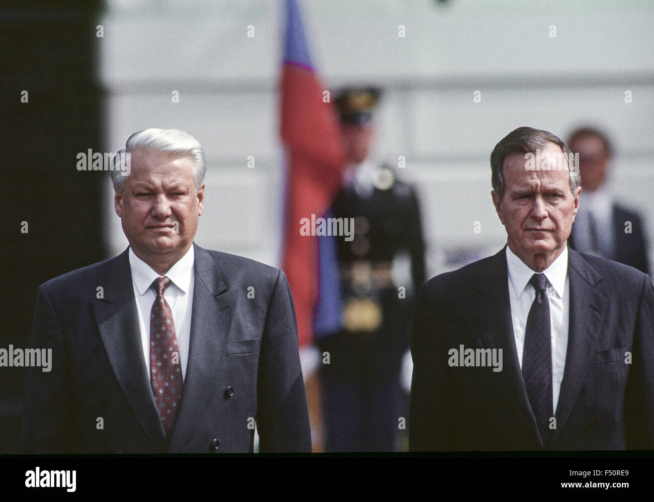 Washington, DC.,USA, 16 juin 1992 .Le Président américain George Bush avec le président russe Boris Eltsine lors de visite officielle à la Maison Blanche. Credit : Mark Reinstein Banque D'Images