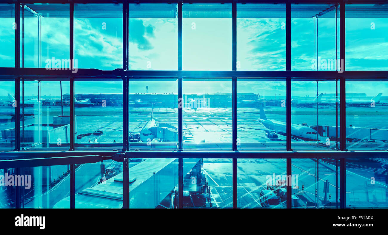 Photo bleu futuriste d'un aéroport, les transports et les voyages d'affaires concept. Banque D'Images