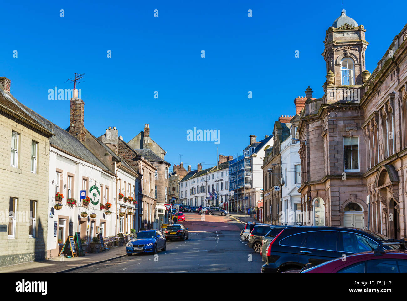 Vue vers le haut dans le centre-ville de Sandgate, Berwick-upon-Tweed, Northumberland, England, UK Banque D'Images