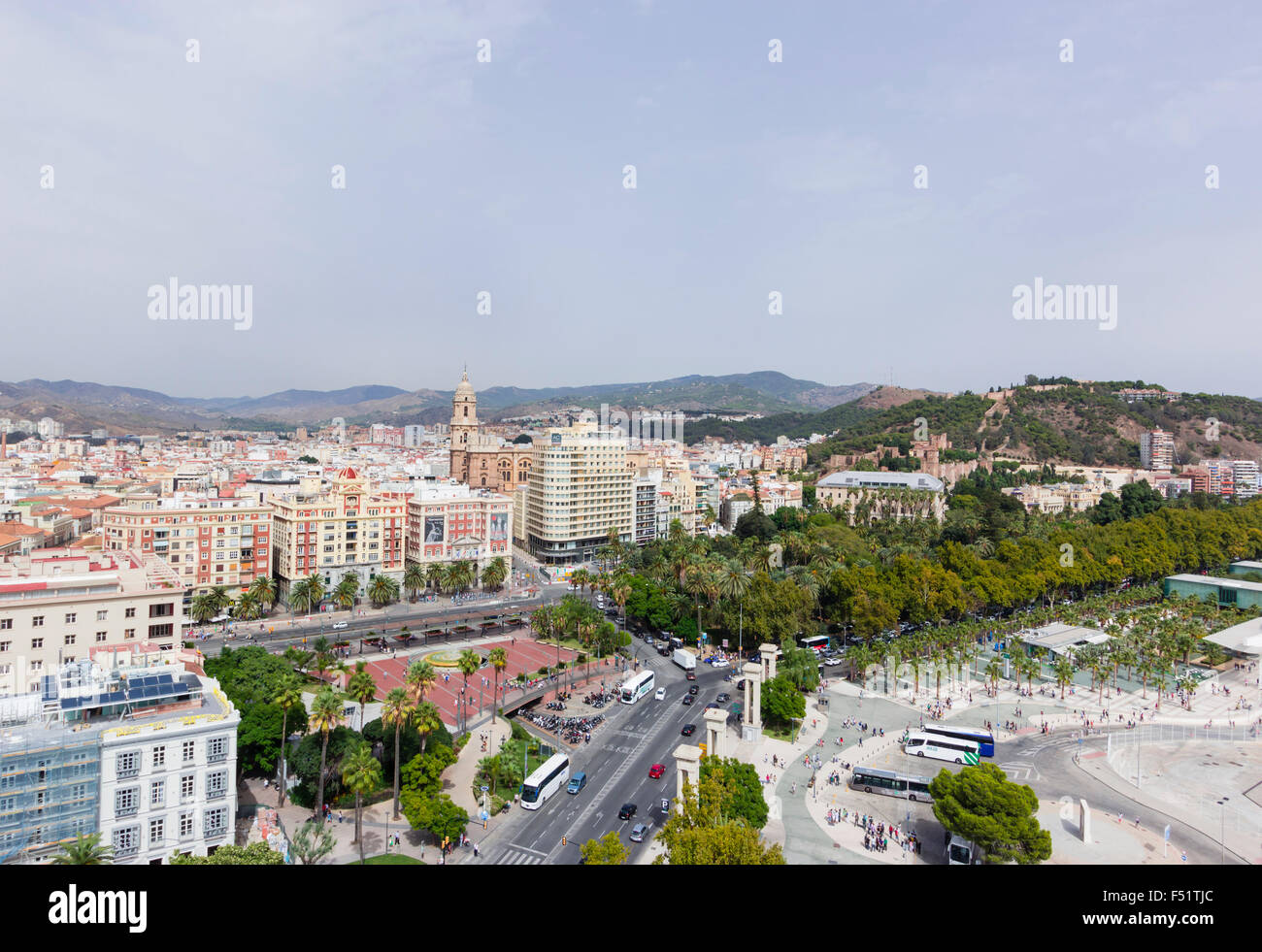 Malaga, Costa del Sol, la province de Malaga, Andalousie, Espagne du sud. Vue aérienne du centre-ville, Banque D'Images