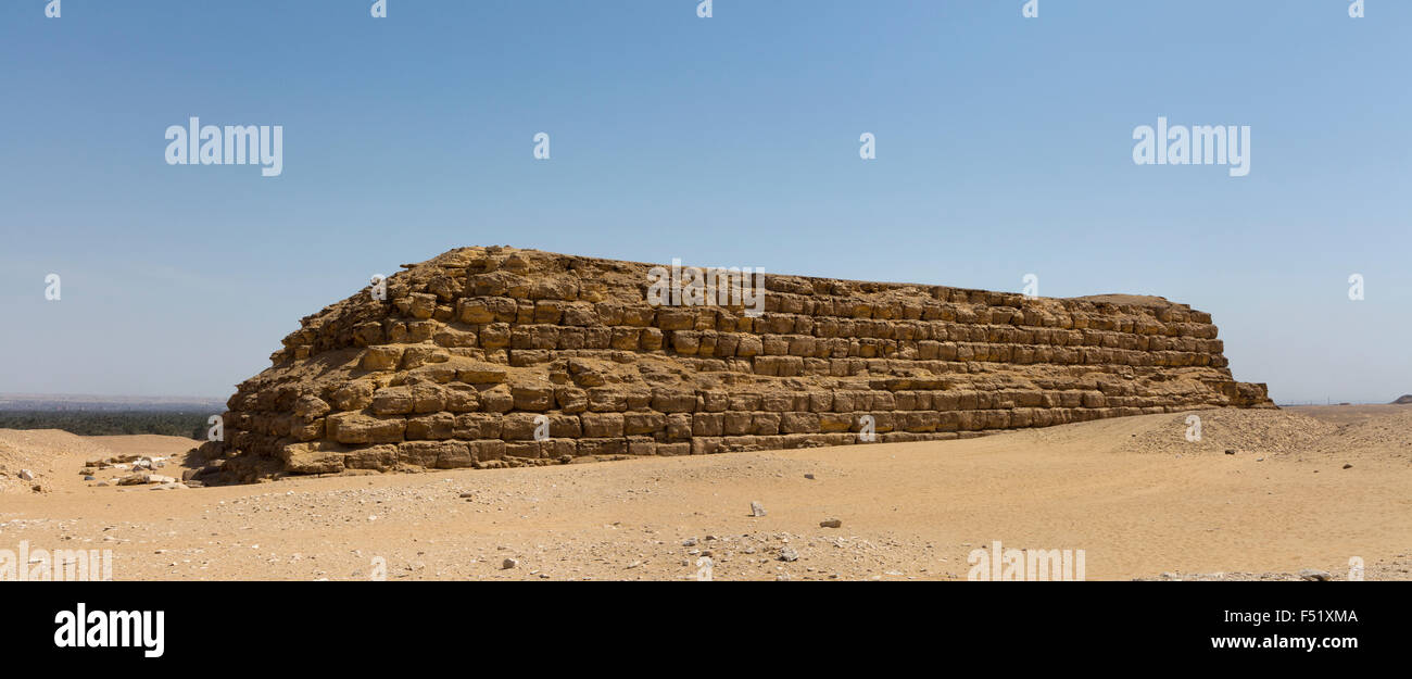 Mastabat al-Faroun la ive dynastie pyramide de Shepseskaf sud à Sakkara, Basse Égypte. Banque D'Images