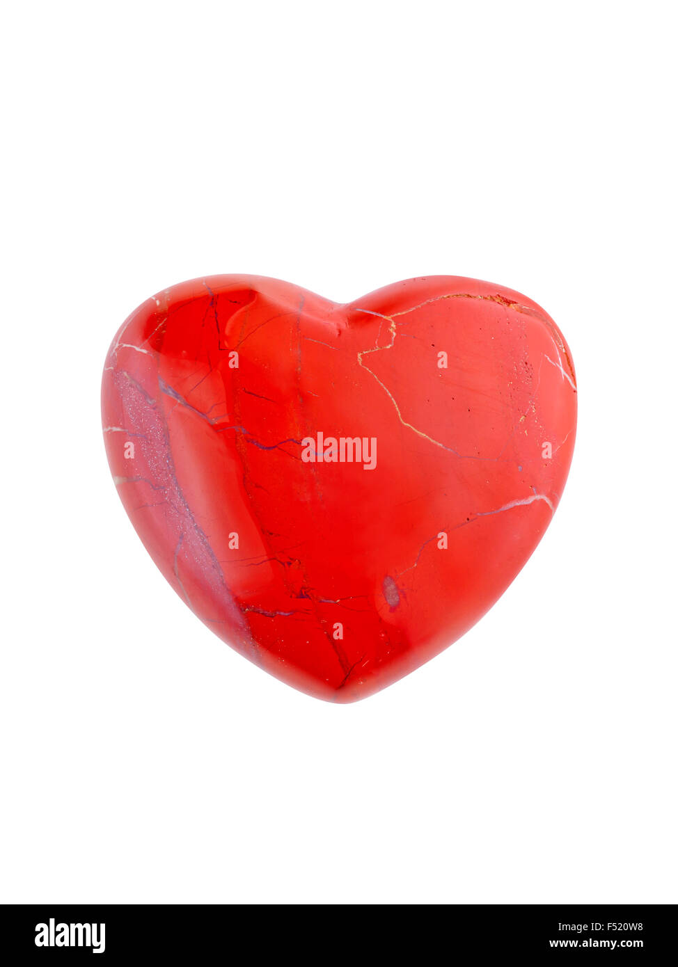 Rotes Herz aus Stein auf weiß Banque D'Images