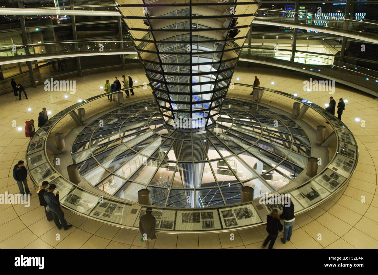 Reichstagkuppel du gouvernement allemand Berlin Allemagne Europe Banque D'Images
