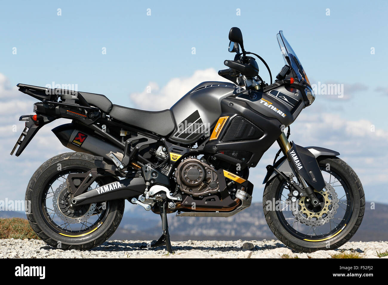Voyage, moto enduro, Yamaha XT 1200 Z World Crosser, debout, côté droit  Photo Stock - Alamy