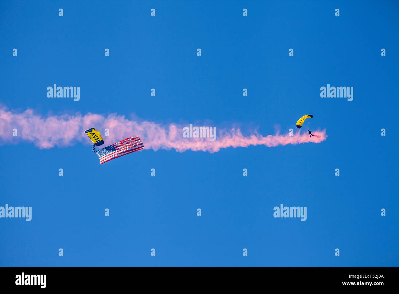 Joint Marine parachutisme sur front de mer de San Francisco, San Francisco, California, USA Banque D'Images