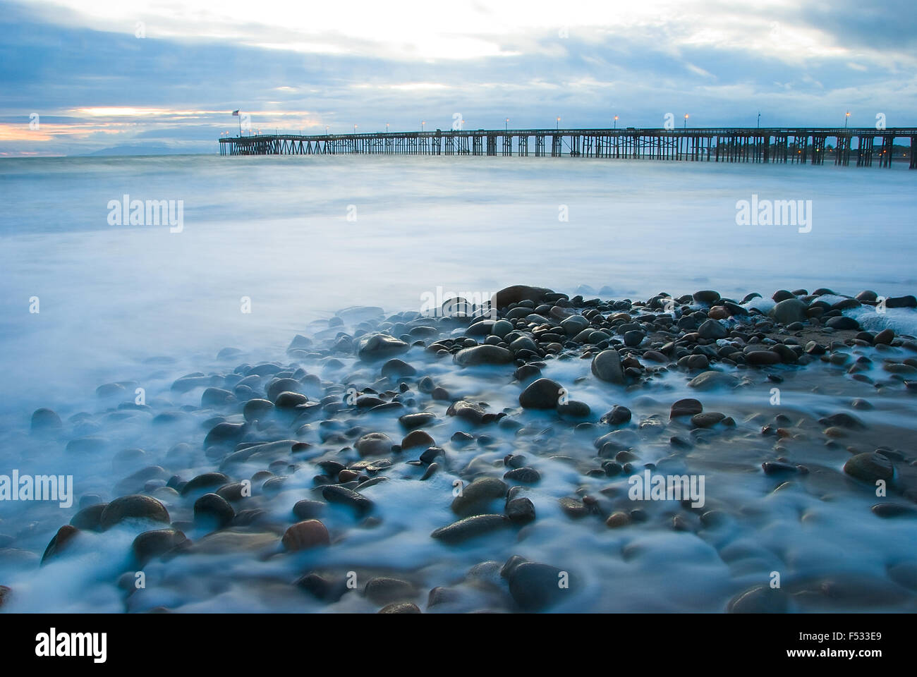 Ventura - la Californie, belle exposition lente de la jetée de Ventura. Banque D'Images