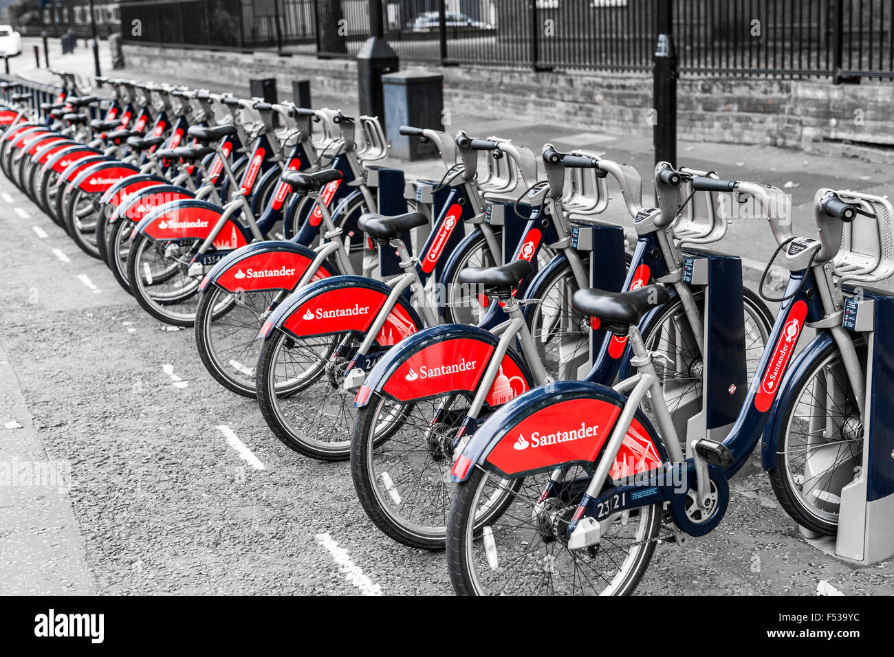 Santander Boris Bikes sur Pitfield Street, Shoreditch, London Banque D'Images