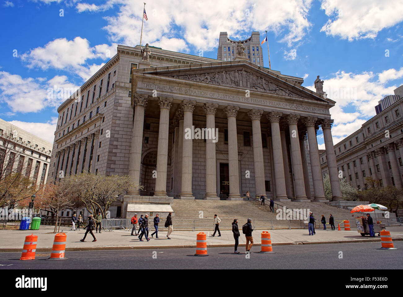 NEW YORK, USA - 25 avril 2015 : Nouveau bâtiment de la Cour suprême de l'État de New York dans le Lower Manhattan, New York, USA Banque D'Images