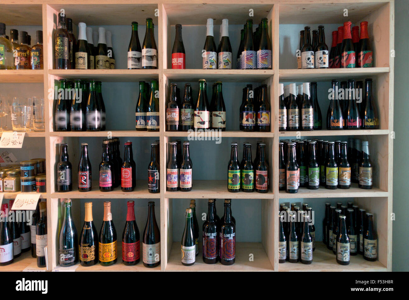 Mikkeller et bouteille d'amis voisins et amis Shop Mikkeller Bar sur Stefansgade, Nørrebro, Copenhague Banque D'Images