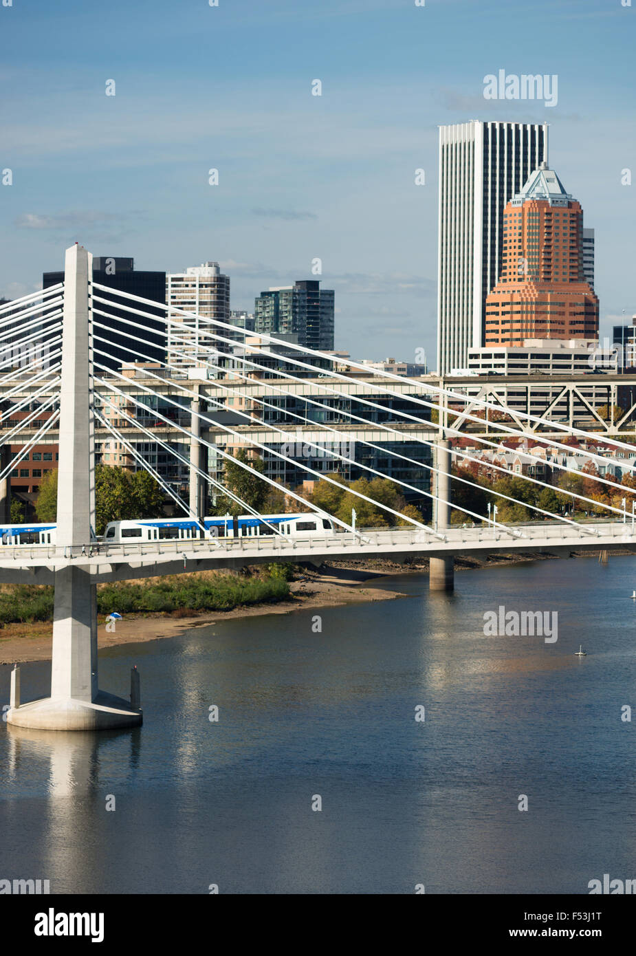 Le nouveau pont sur la célèbre Portland riverfront Banque D'Images