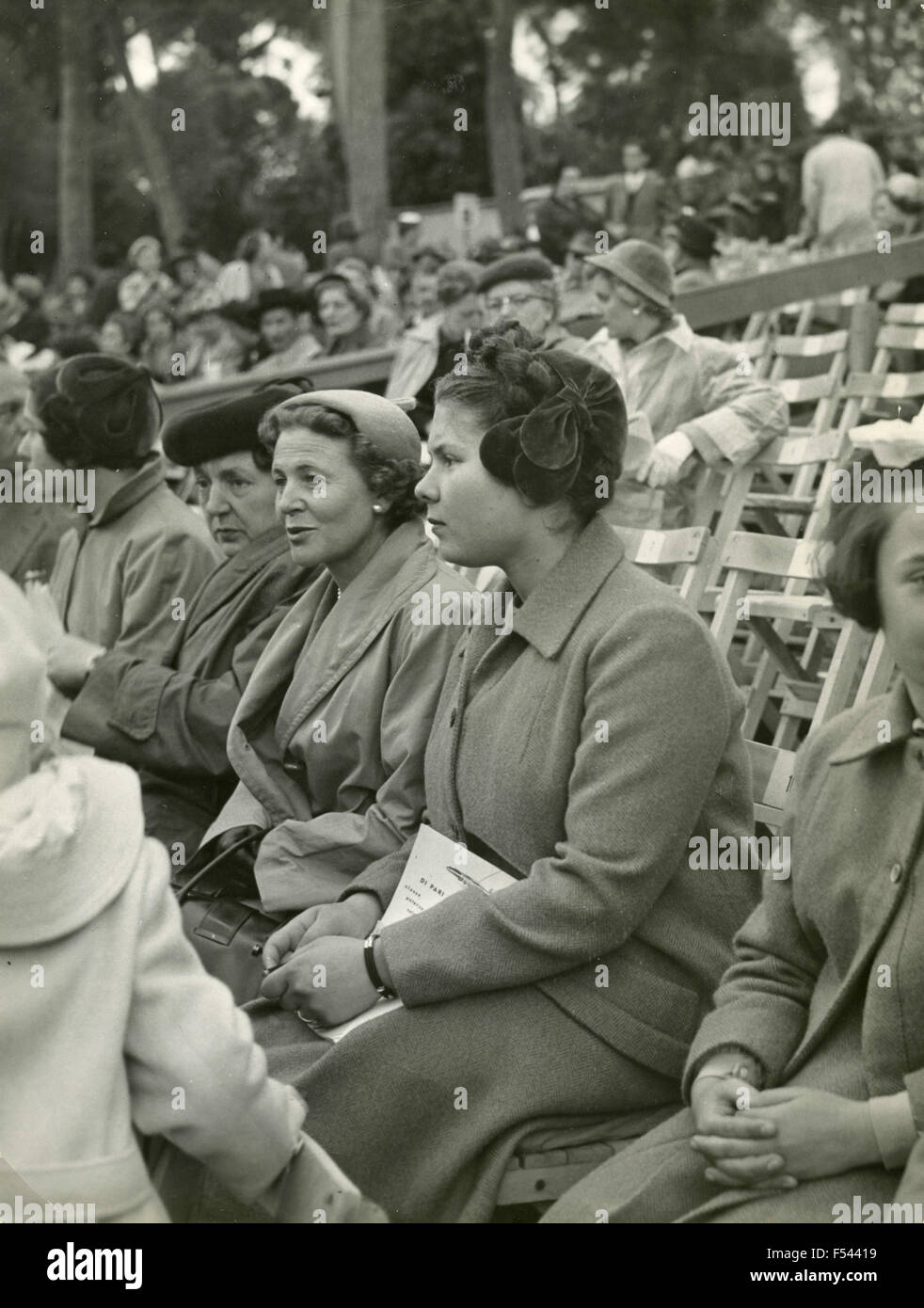 La princesse Ferial Farouk d'Égypte sur la Piazza di Siena , Rome, Italie Banque D'Images