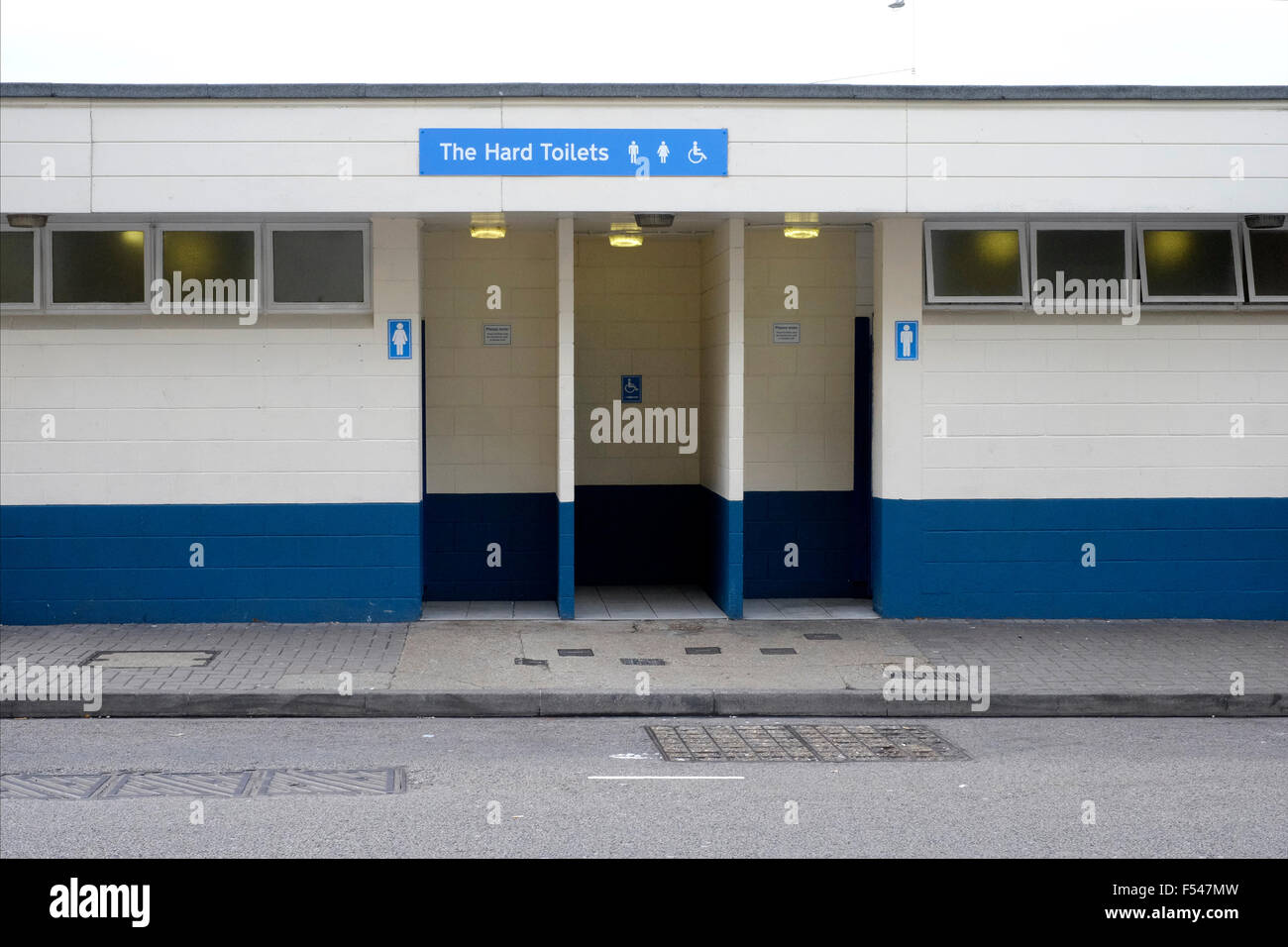 Panneau indiquant les toilettes dans portsmouth england uk Banque D'Images