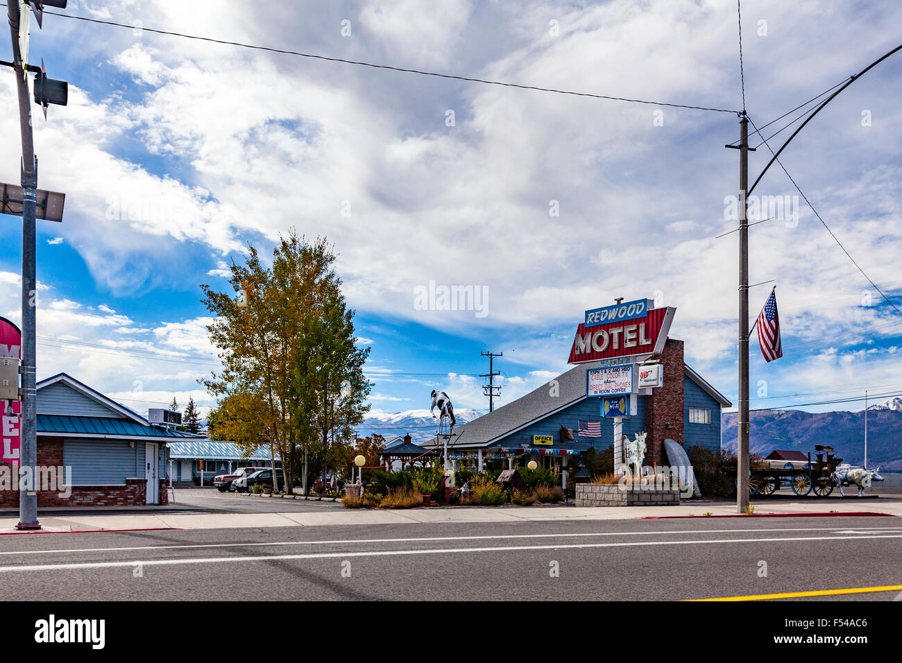 The Redwood Motel de Bridgeport en Californie sur l'autoroute 395 dans l'Est de la Sierra Nevada Banque D'Images