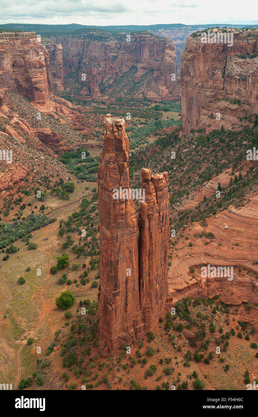 Spider Rock, Canyon de Chelly National Monument, Arizona, USA Banque D'Images