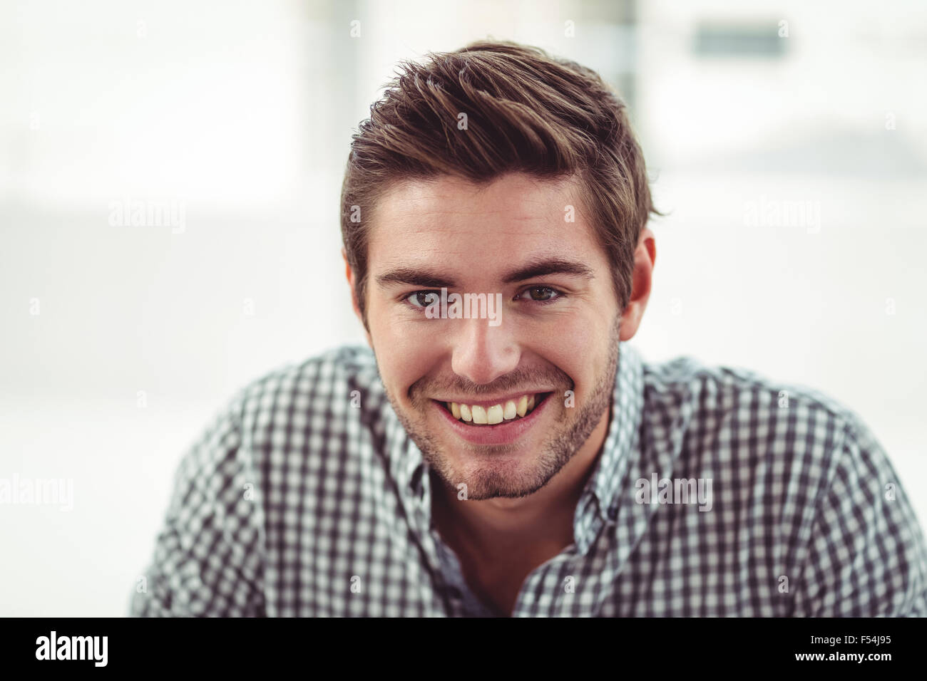 Smiling casual business man Banque D'Images