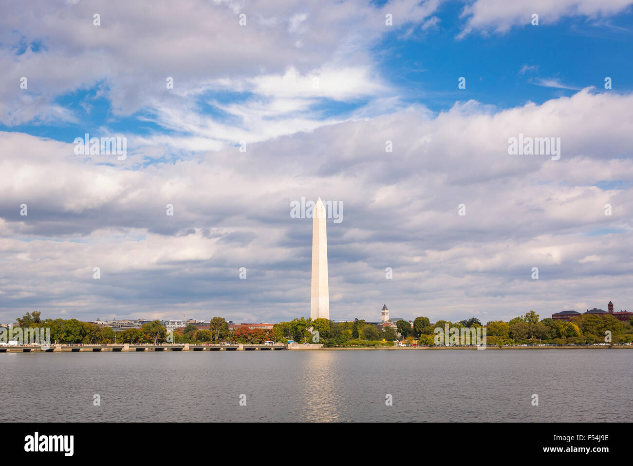 WASHINGTON, DC, USA - Washington monument et Tidal Basin. Banque D'Images
