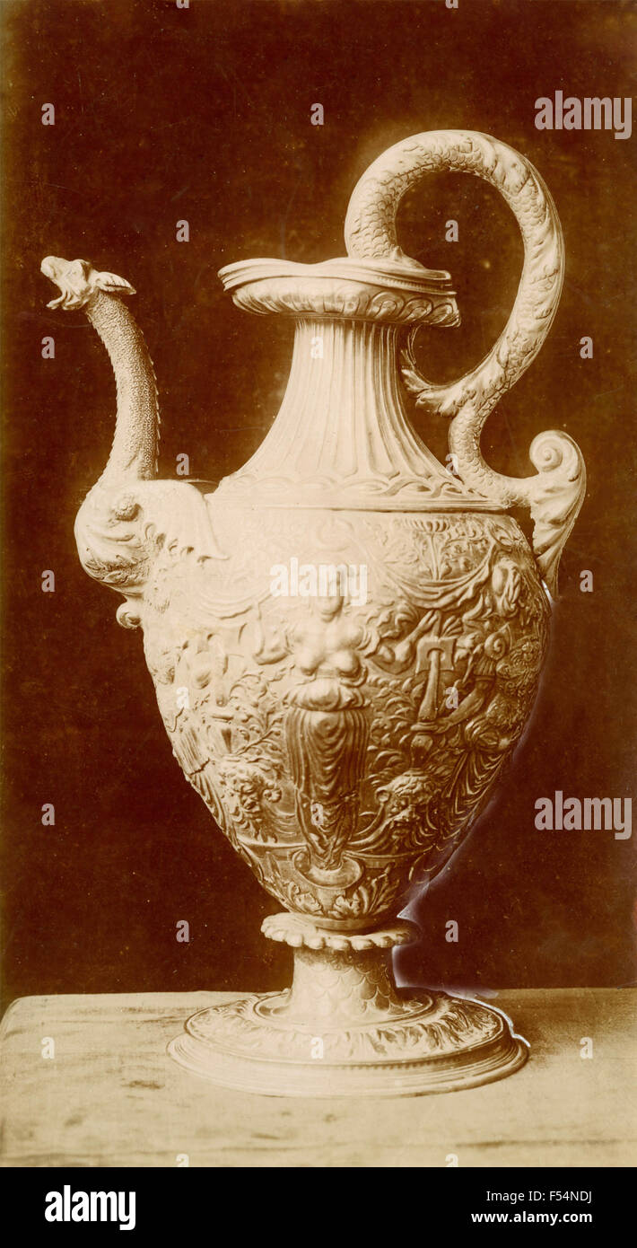 Relief en vase avec l'école Cellini, Trésor de la cathédrale de Cagliari, Italie Banque D'Images