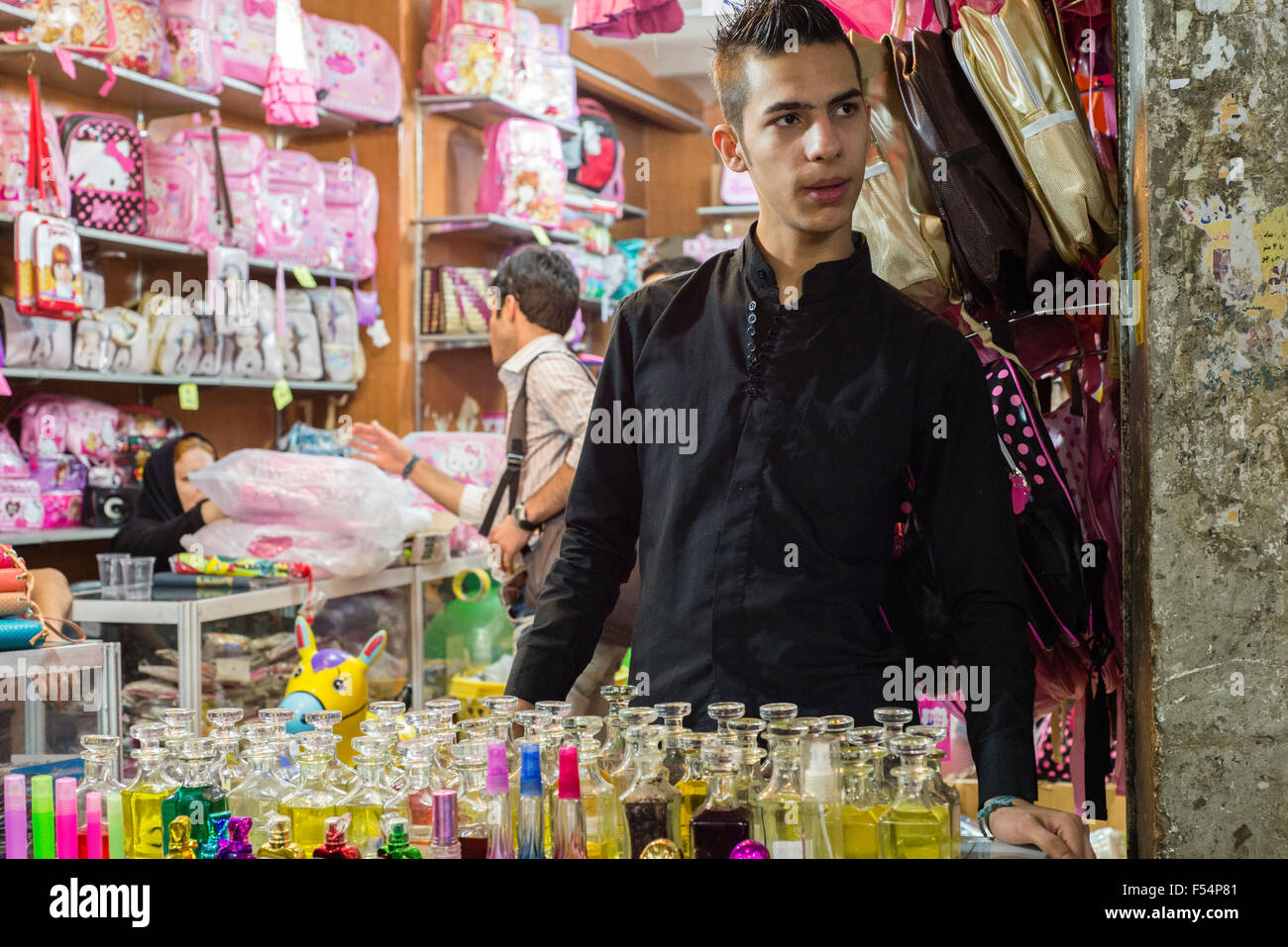 Vendeur de parfum, Grand Bazar, Téhéran, Iran Banque D'Images