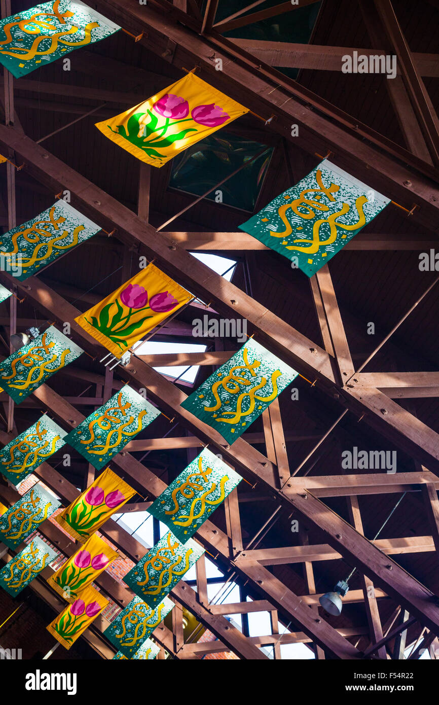 Images abstraites de fermes de toit et bannières au Market Square, Victoria, C.-B. Canada Banque D'Images