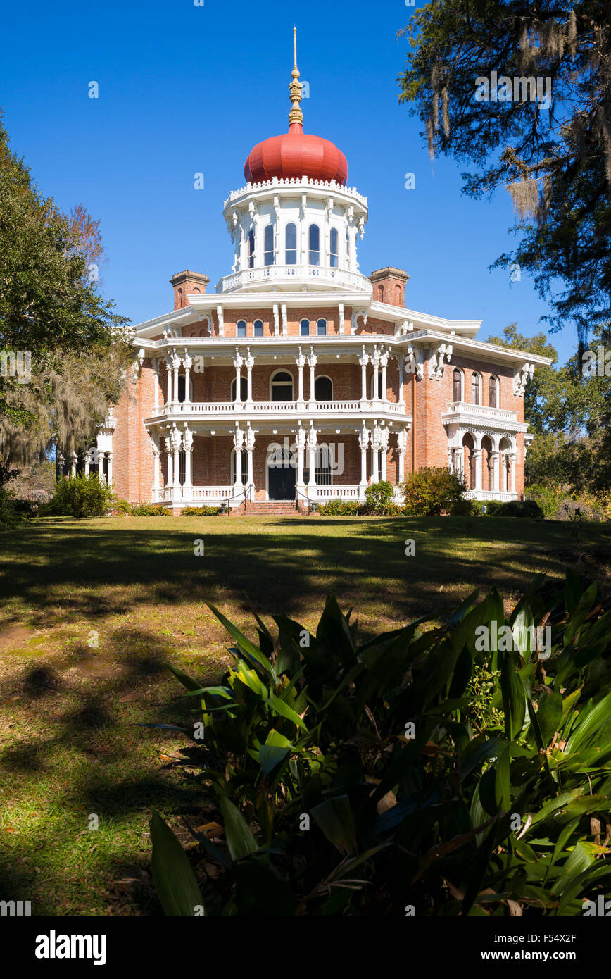 Longwood plantation d'avant du 19e siècle hôtel particulier avec toit dôme byzantin, vivre avec de la mousse de chêne, Natchez, Mississippi USA Banque D'Images