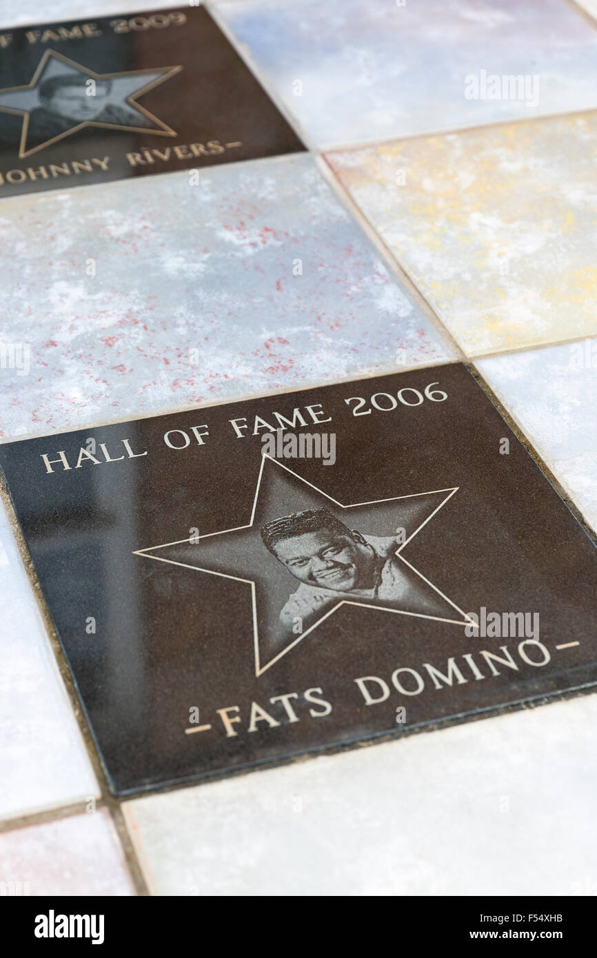 Walk of Fame sur le sentier du Blues - plaques en hommage à Fats Domino et Johnny Rivers au Delta Music Museum, Ferriday, USA Banque D'Images