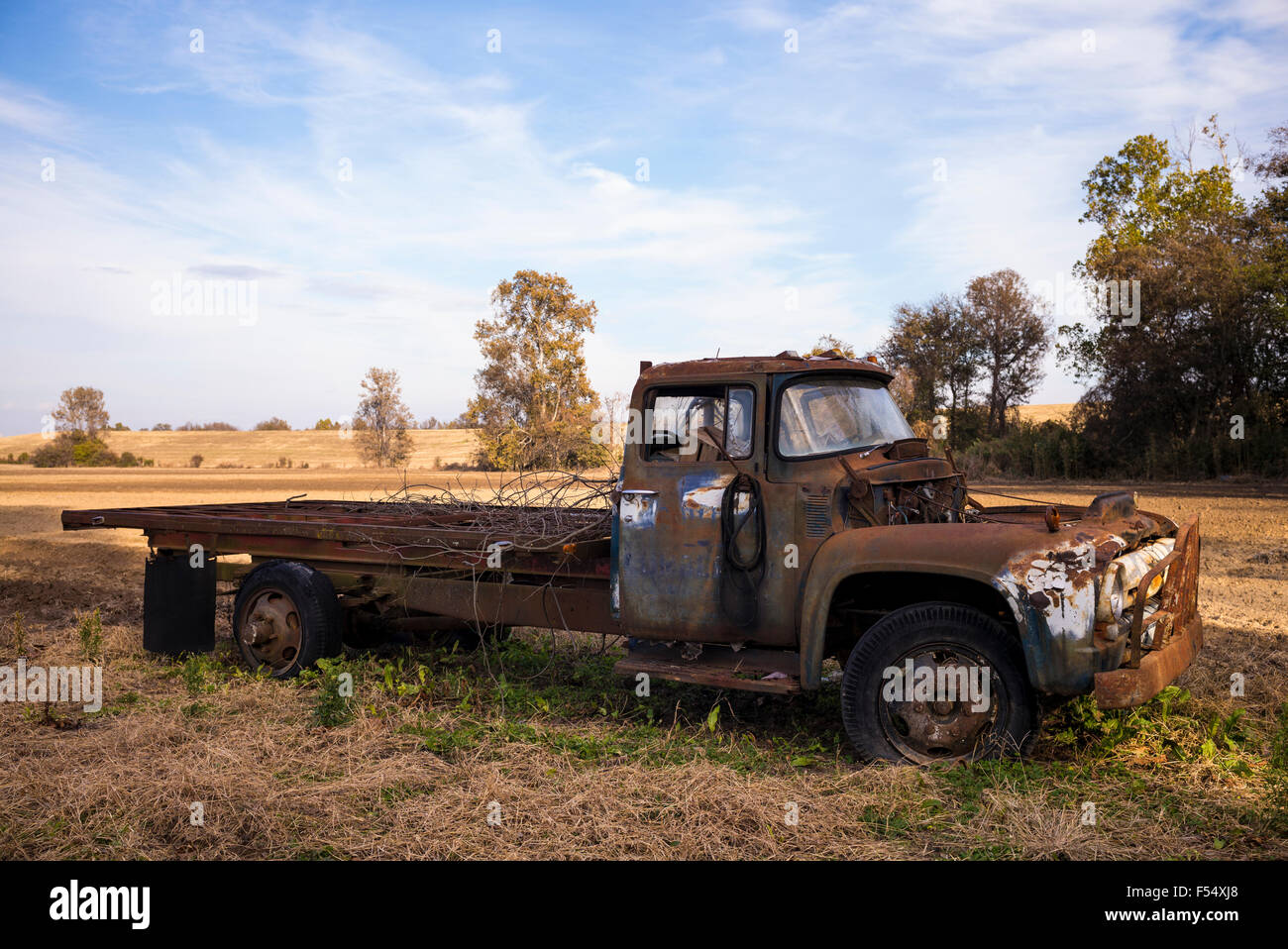 Chariot automatique entre les vieux abandonnés dans l'automobile américaine Delta du Mississipi, en Louisiane, USA Banque D'Images