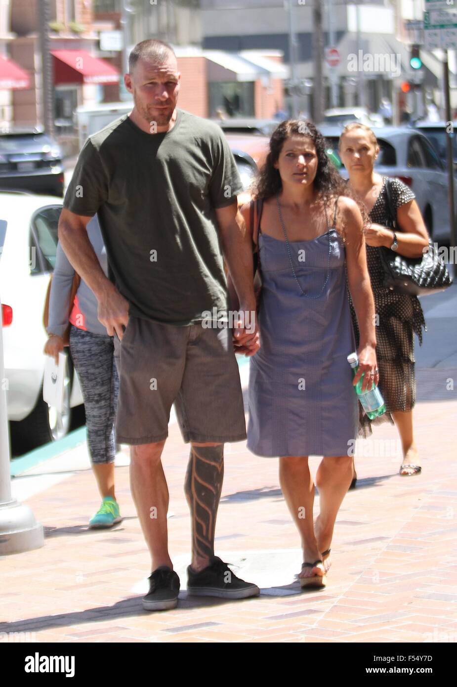 Rage Against the Machine, Tim Commerford bassiste avec son épouse à Los Angeles avec : Tim Commerford, Aleece Dimas Où : Los Angeles, California, United States Quand : 26 août 2015 Banque D'Images Rage Against the Machine, Tim Commerford bassiste avec son épouse à Los Angeles avec : Tim Commerford, Aleece Dimas Où : Los Angeles, California, United States Quand : 26 août 2015 Banque D'Images