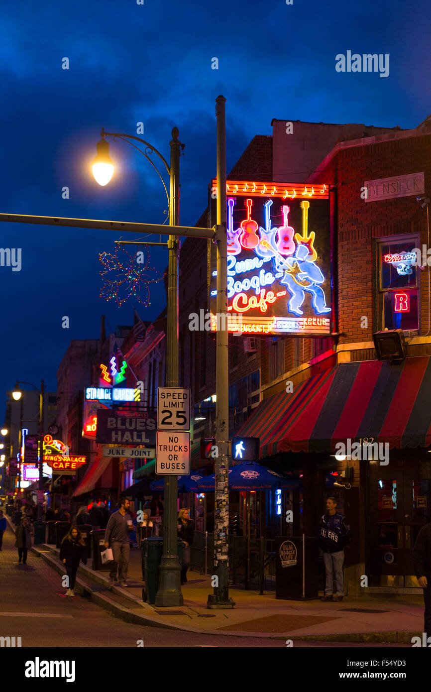 Boogie cafe diner, la musique les lieux dans Beale Street Entertainment district célèbre pour le Rock and Roll et du Blues, Memphis, Tennessee Banque D'Images Boogie cafe diner, la musique les lieux dans Beale Street Entertainment district célèbre pour le Rock and Roll et du Blues, Memphis, Tennessee Banque D'Images
