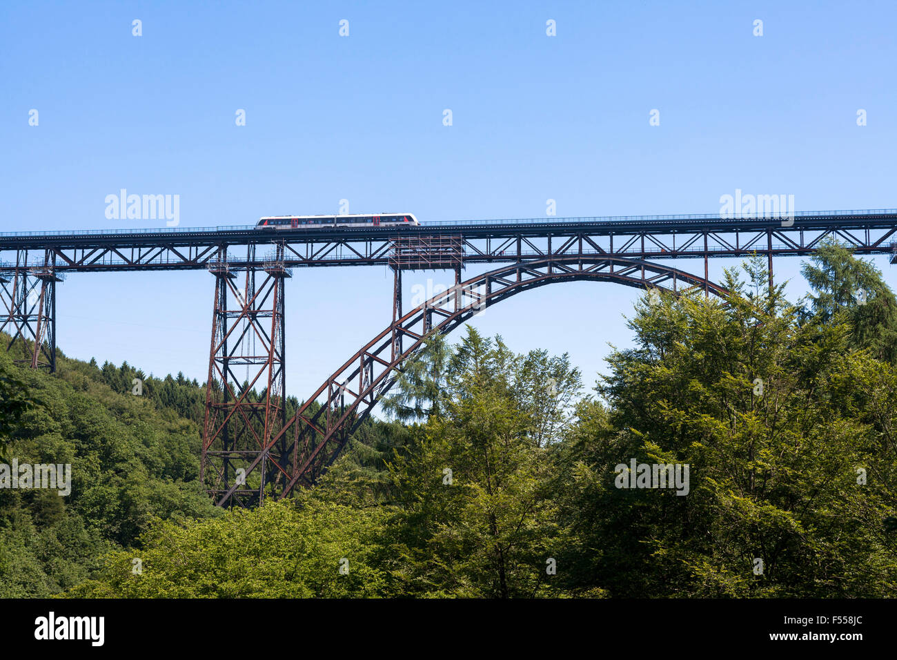 L'Europe, l'Allemagne, en Rhénanie du Nord-Westphalie, la région de Bergisches Land, le Muengstener bridge près de Solingen. Europa, Deutschland, Banque D'Images