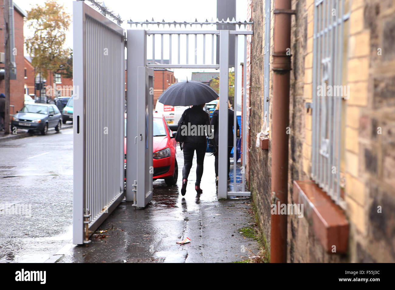Belfast, Irlande du Nord : gate divisant loyaliste et zones républicaines.Cette porte est fermée pendant la nuit Banque D'Images