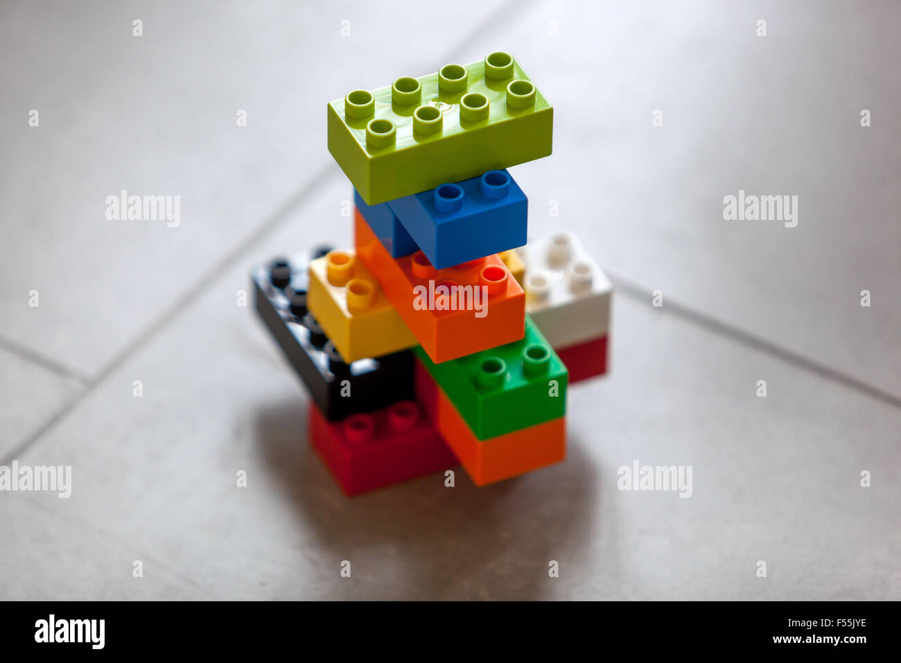 Des briques Lego, cubes en plastique Banque D'Images