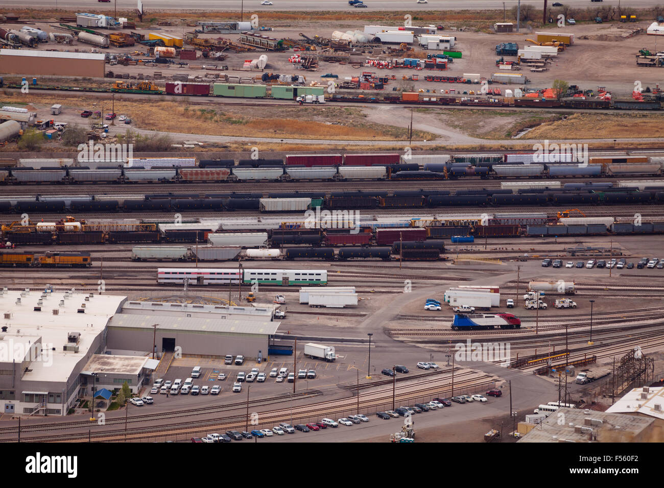 Transports - près de Salt Lake City les raffineries de pétrole Banque D'Images