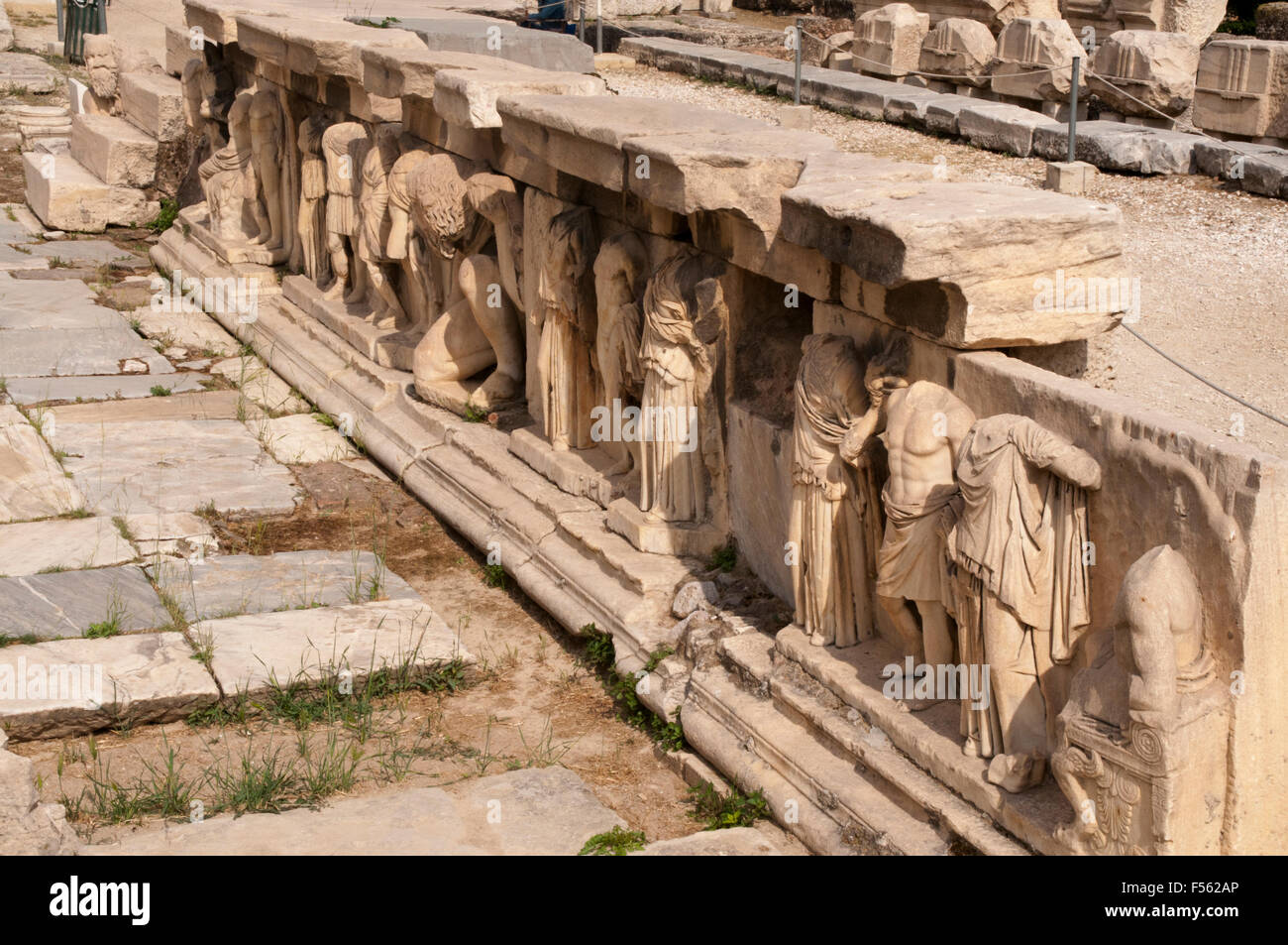 Le théâtre de Dionysos juste au sud de l'acropole d'Athènes est la plus ancienne théâtre du monde. Banque D'Images
