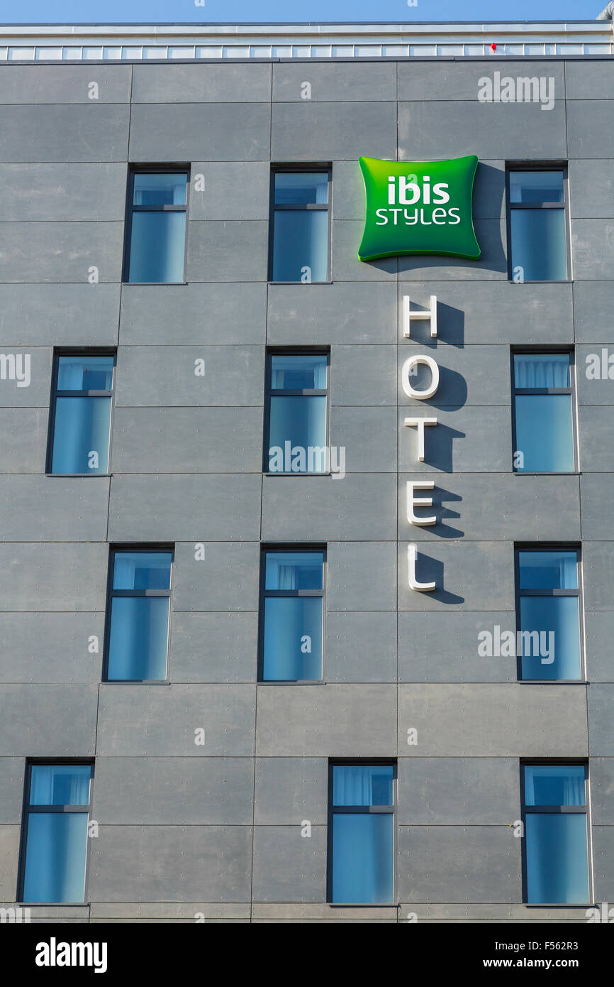 Ibis Styles Hotel sign, Glasgow, Écosse, Royaume-Uni Banque D'Images