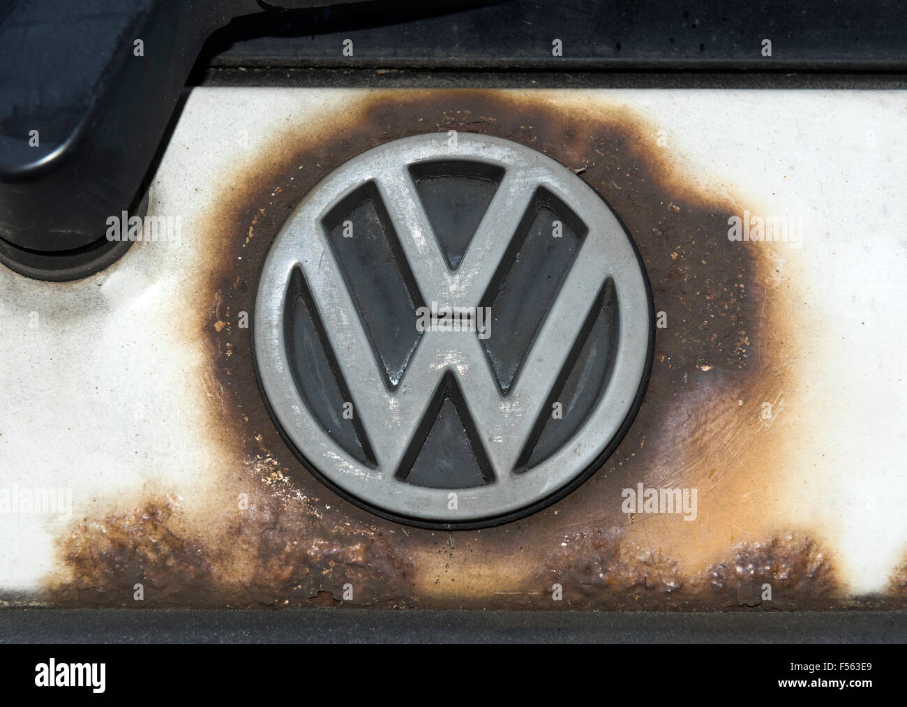 16.05.2015, Berlin, Berlin, Allemagne - emblème VW Volkswagen AG blunt. EBS150516D724CAROEX.JPG - pas à vendre dans la région de G E R M A N Y, A U S T R I A, S W I T Z E R L A N D [communiqué de modèle : NON APPLICABLE, DES BIENS : NON (c) agence photo caro / http://www.caro-images.pl, info@carofoto.pl Schulz, - en cas d'utilisation de la photo pour les non-fins journalistiques, veuillez contacter l'agence - l'image est l'objet d'image !] Banque D'Images