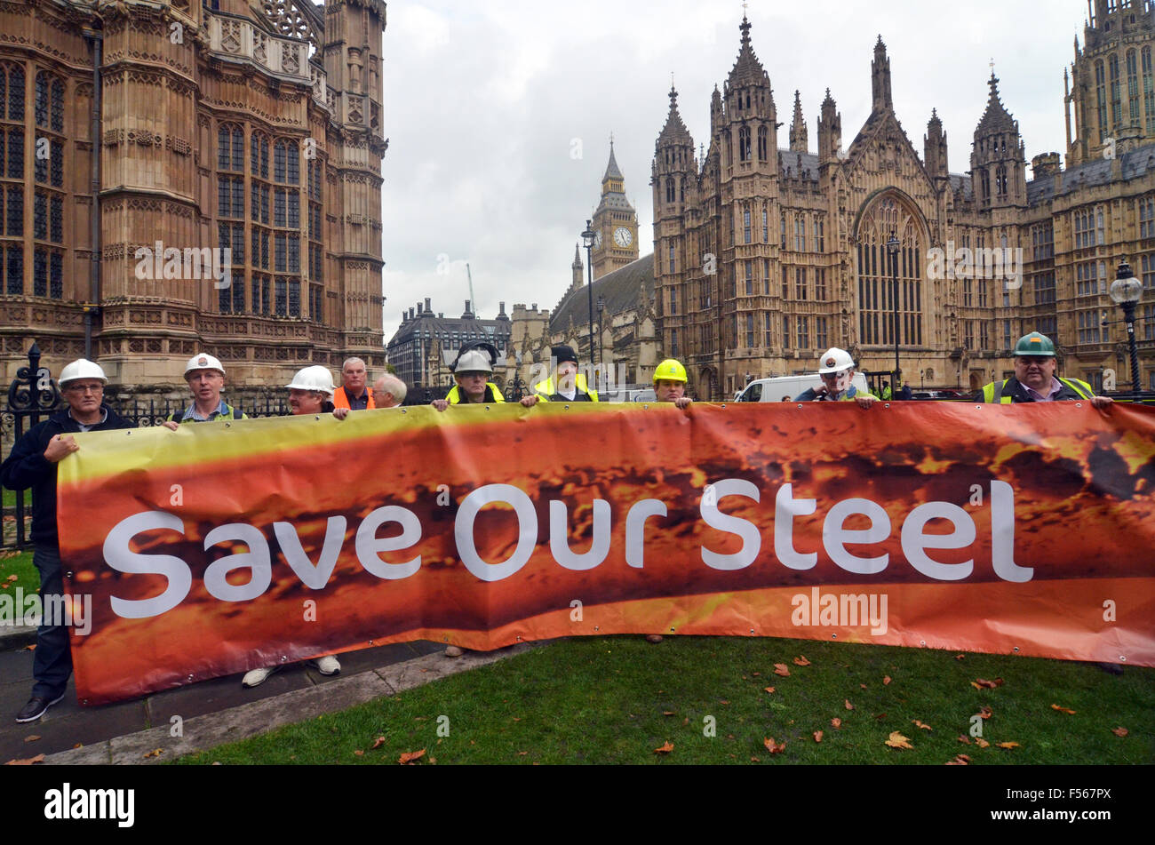 Londres, Royaume-Uni, 28 octobre 2015, les métallos tenir une manifestation à Londres en face du Parlement demandant au gouvernement de sauver les 900 emplois qui ont été coupés à Scunthorpe's Tata Steel. Credit : JOHNNY ARMSTEAD/Alamy Live News Banque D'Images